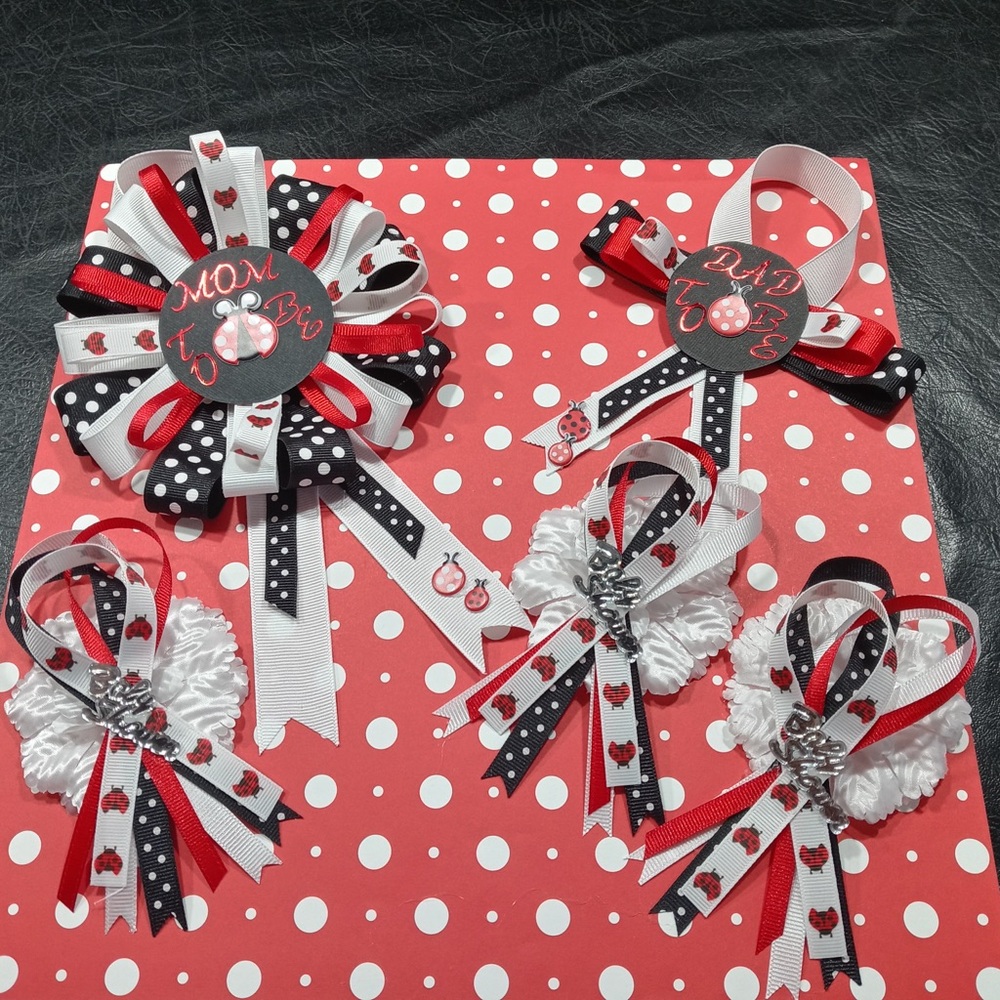 Red Lady Bug Mom to Be Corsage, Dad to Be Corsage & 25 little Corsages/Capias